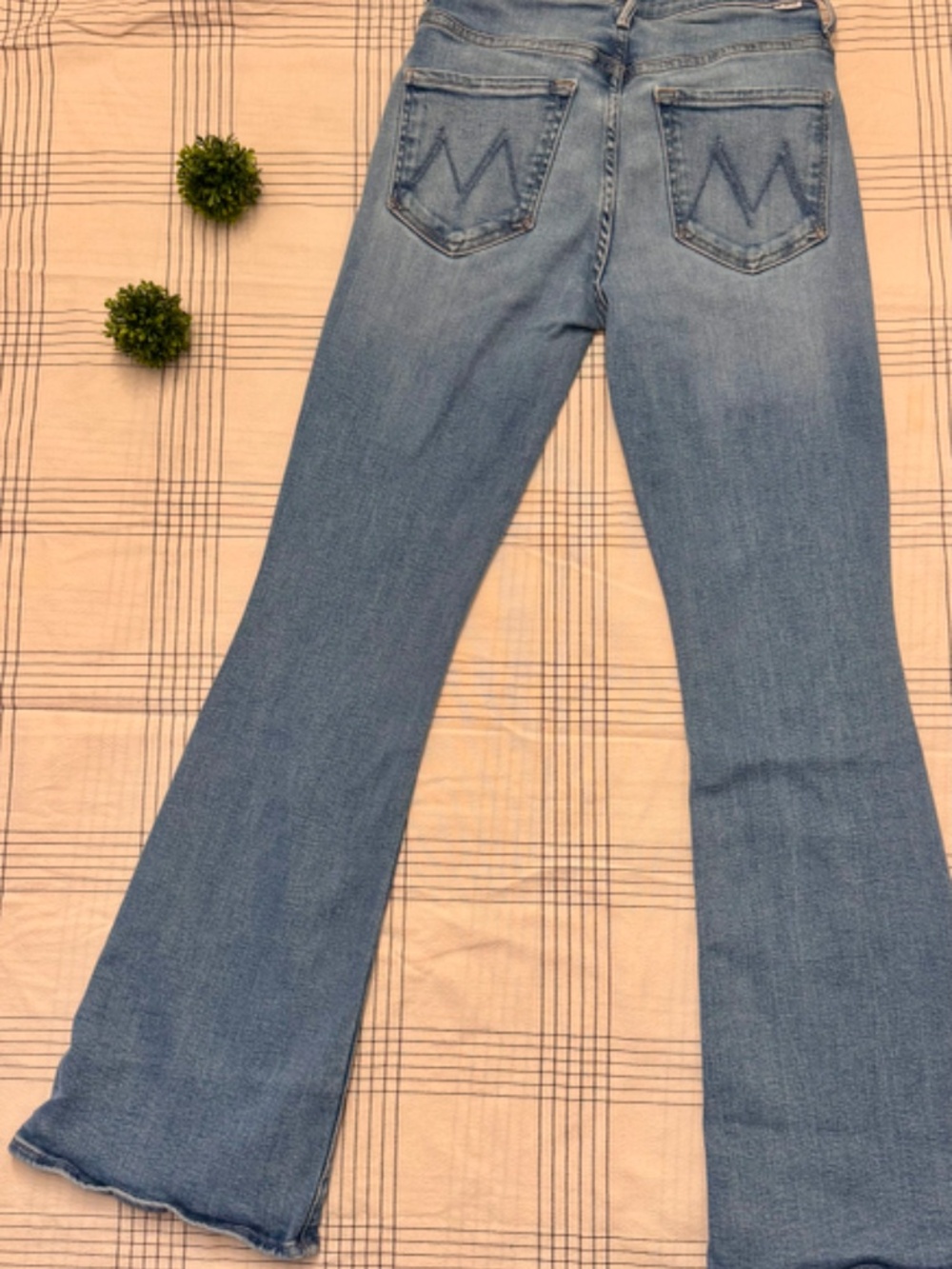 MOTHER The Weekender Jeans I Size 26 I Light Wash Flare - Picture 2 of 7